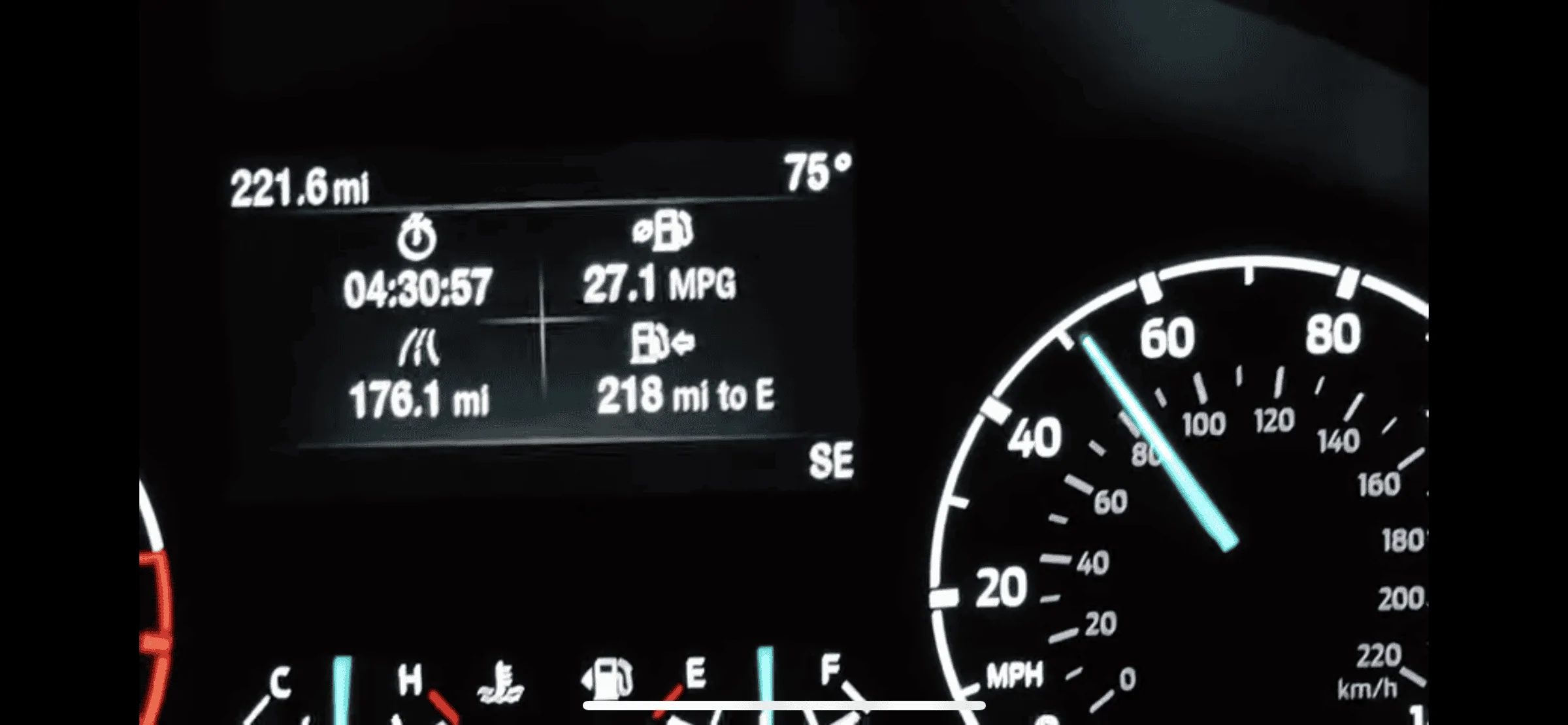 Ford Maverick Interior speed display for XLT hybrid. C1C1A4B9-A9C2-456F-A7DE-A0966793131C