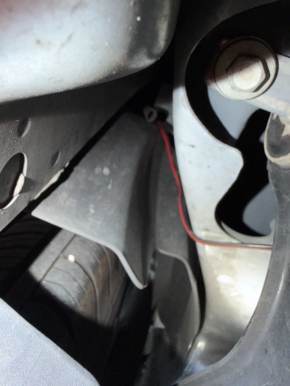 Ford Maverick 12V battery drain mitigation using solar panel setup IMG_1638