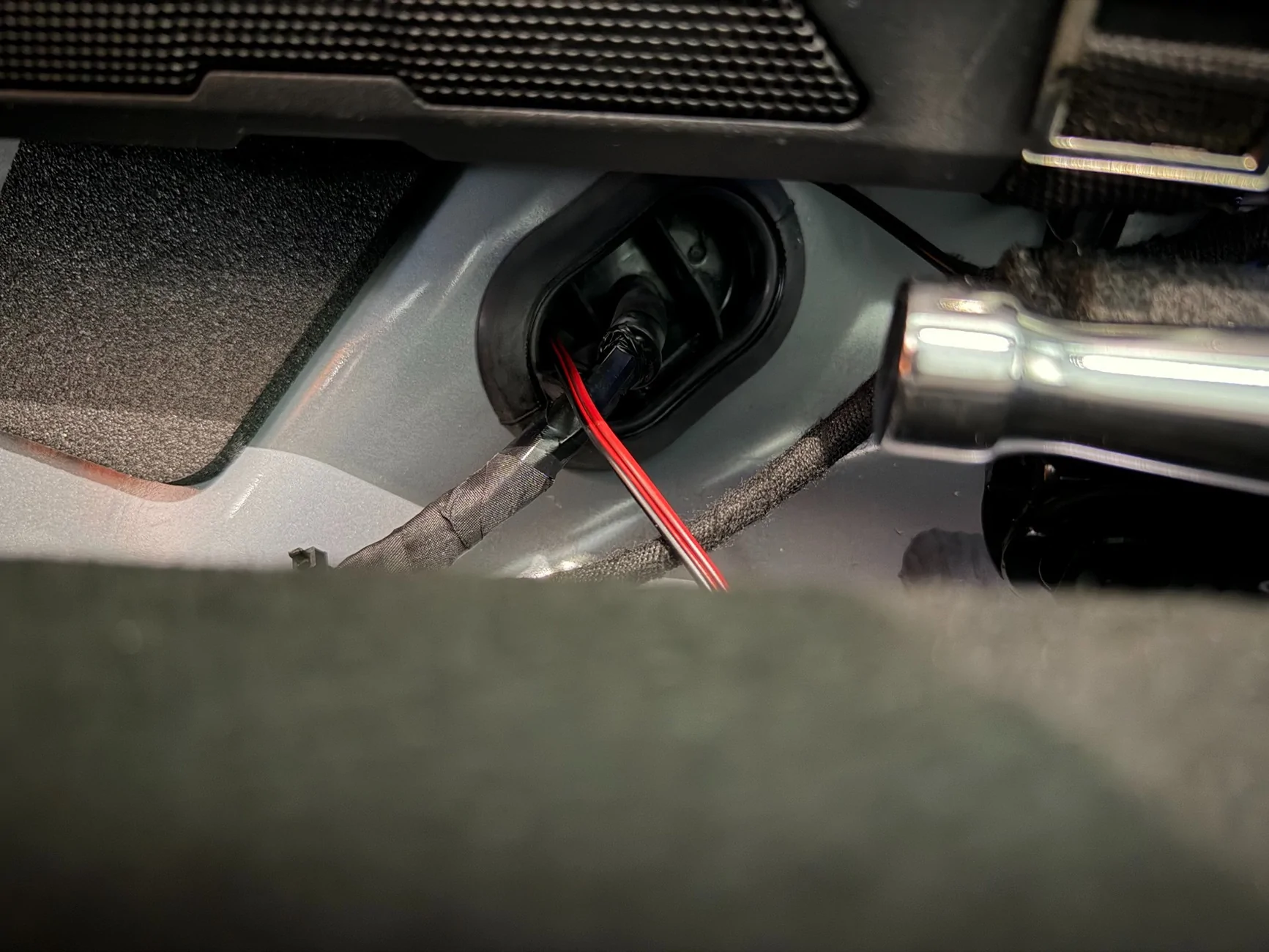 Ford Maverick 12V battery drain mitigation using solar panel setup IMG_1645