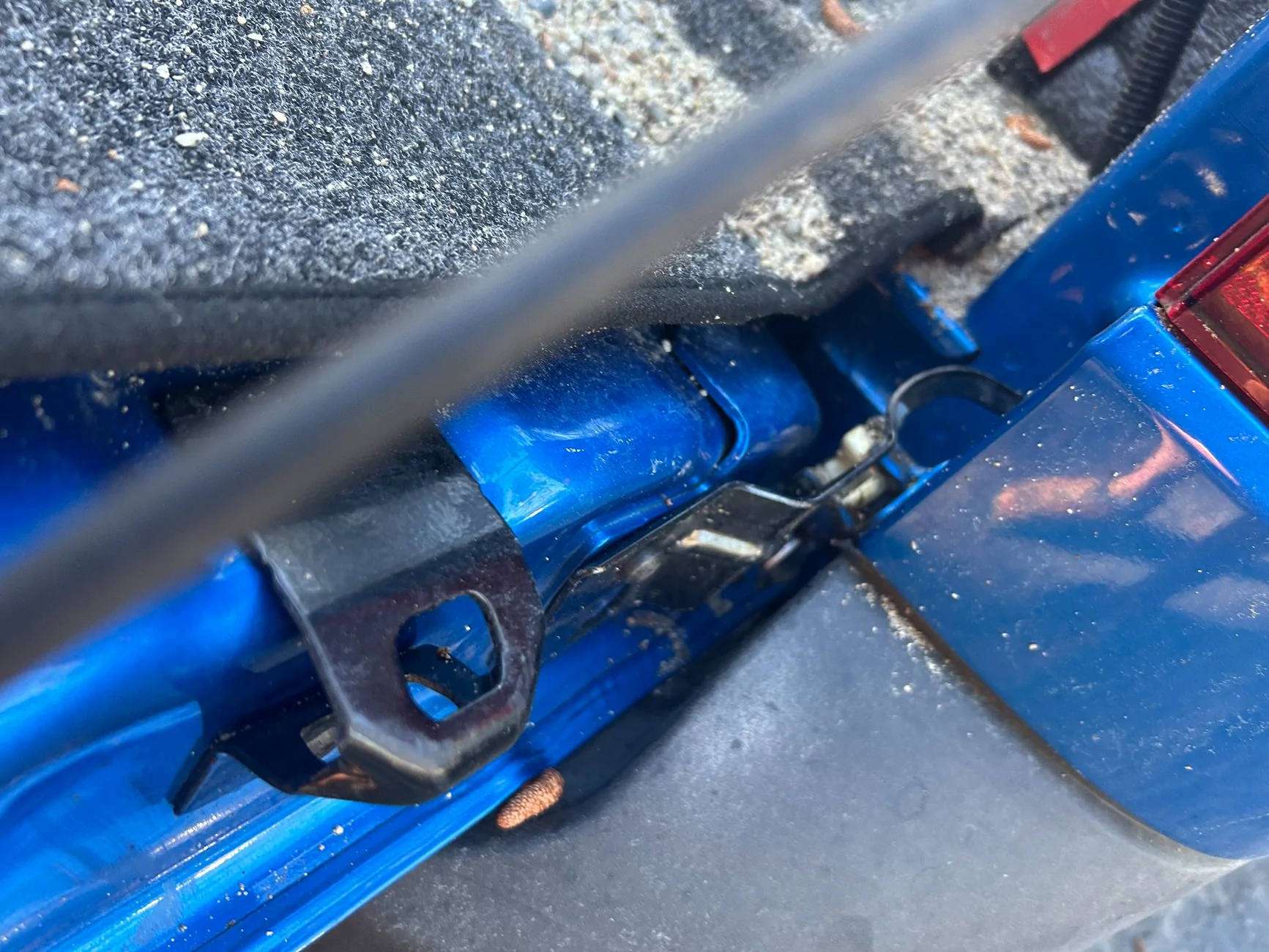Ford Maverick 2025 XL Maverick Tailgate Issue - broken/misaligned latch - help!? IMG_8744