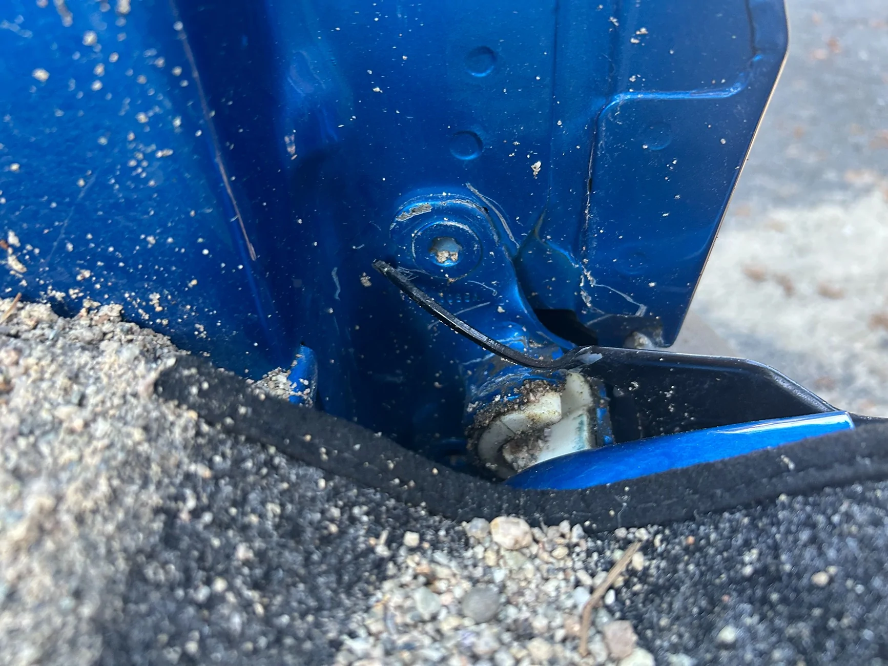 Ford Maverick 2025 XL Maverick Tailgate Issue - broken/misaligned latch - help!? IMG_8745