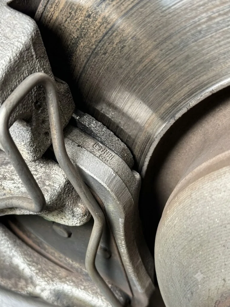 Ford Maverick How many miles on original brake pads? ef6d4acb-5393-42e4-8ded-a3b812e84462