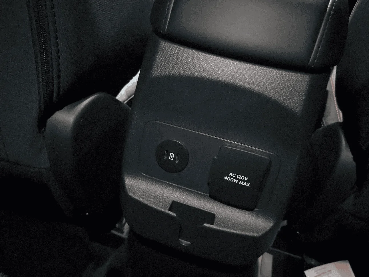 Ford Maverick Rear USB-C ports are 60W+ on 2025 Mavericks 1785031796306-n