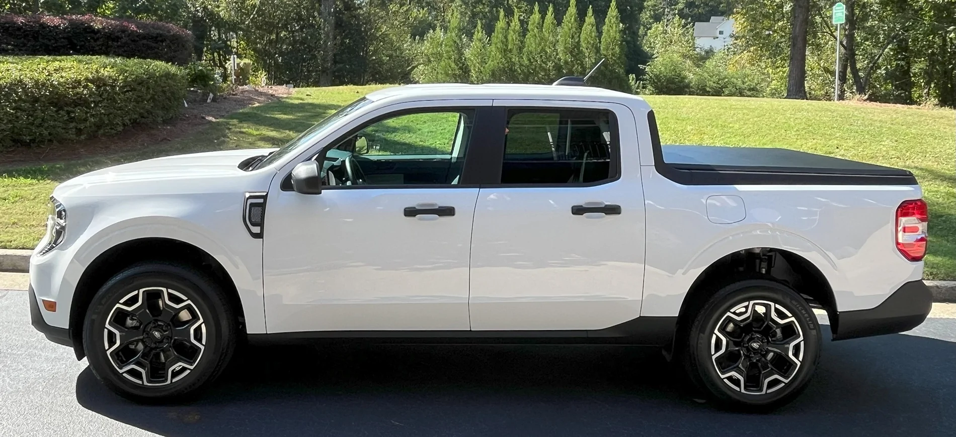 oxford white with black wheels michelins.webp