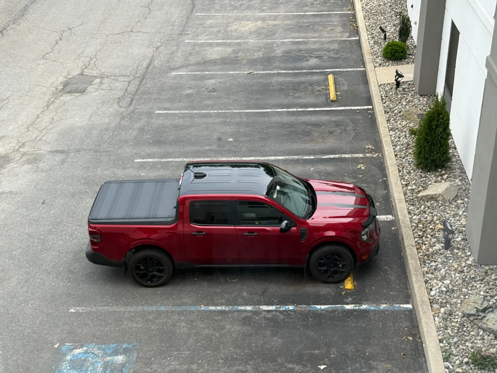 Ford Maverick 2026 vs 2025 and XLT vs Lariat Black Appearance Package Hood Decals? IMG_0814