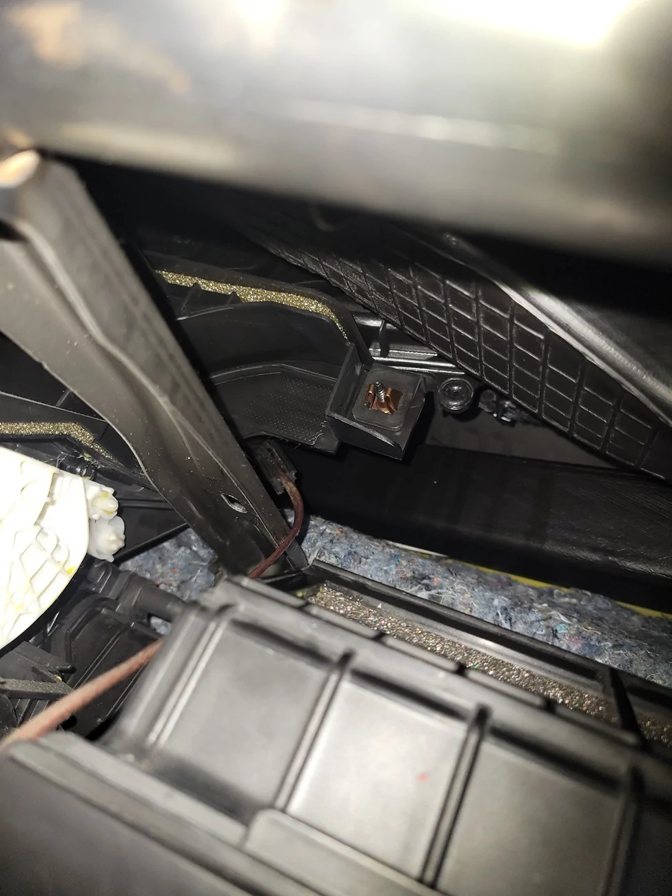 Ford Maverick Kicker Key 200.4 and Kicker component speakers + tweeters install 20260801_111359