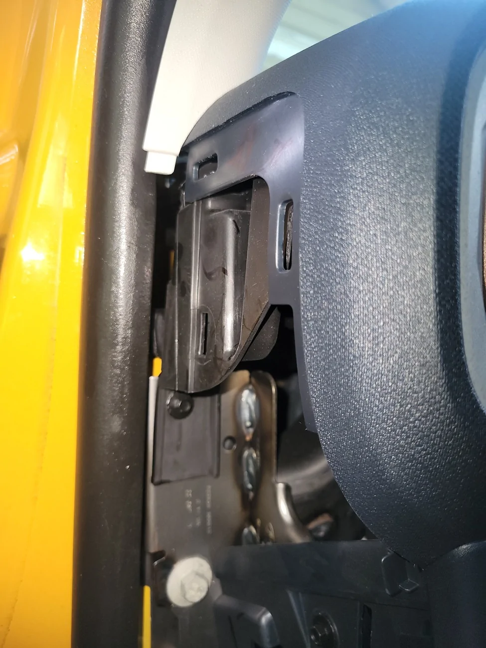 Ford Maverick Kicker Key 200.4 and Kicker component speakers + tweeters install 20260801_111456