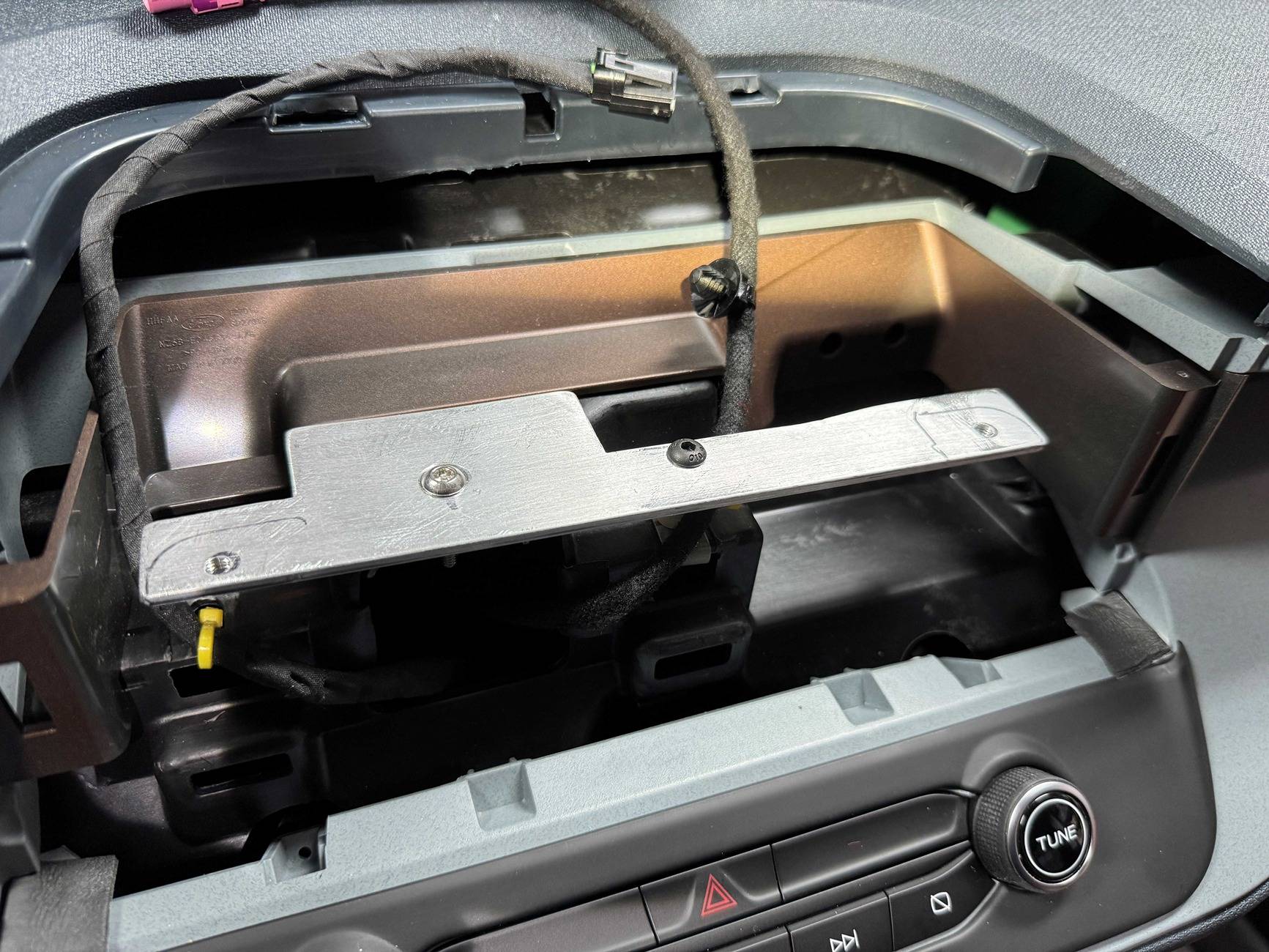 Ford Maverick 2022-2024 Sync4 APIM and 12" Screen Installation DIY Guide (Lariat Models) 190147-6cf466a5d5772d2488cf419b9a04d723