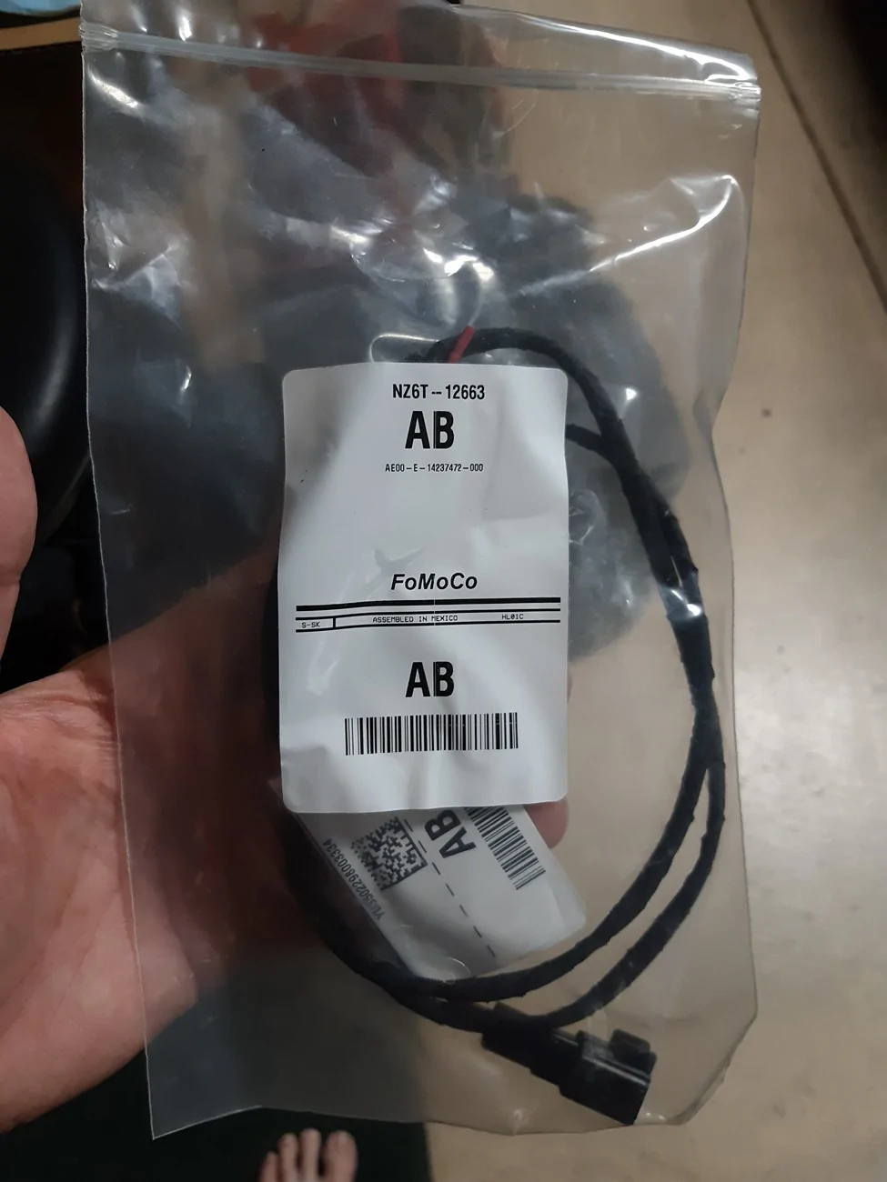 Ford Maverick Dangling wiring harness 20260813_100259