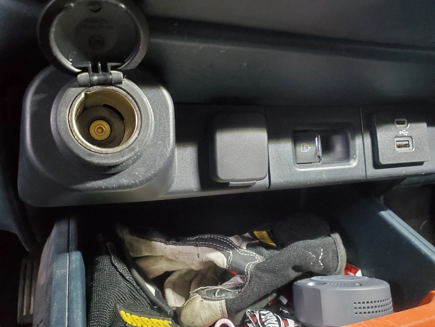 Ford Maverick Power Rear Sliding Window (OEM-ish) on 2022 XLT -- DIY Installed 20260814_175221