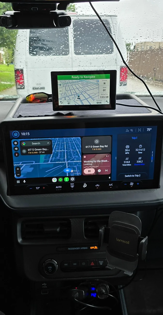 Ford Maverick GPS mount on Mabett 2025-26 dash/screen tray. 20260815_101509