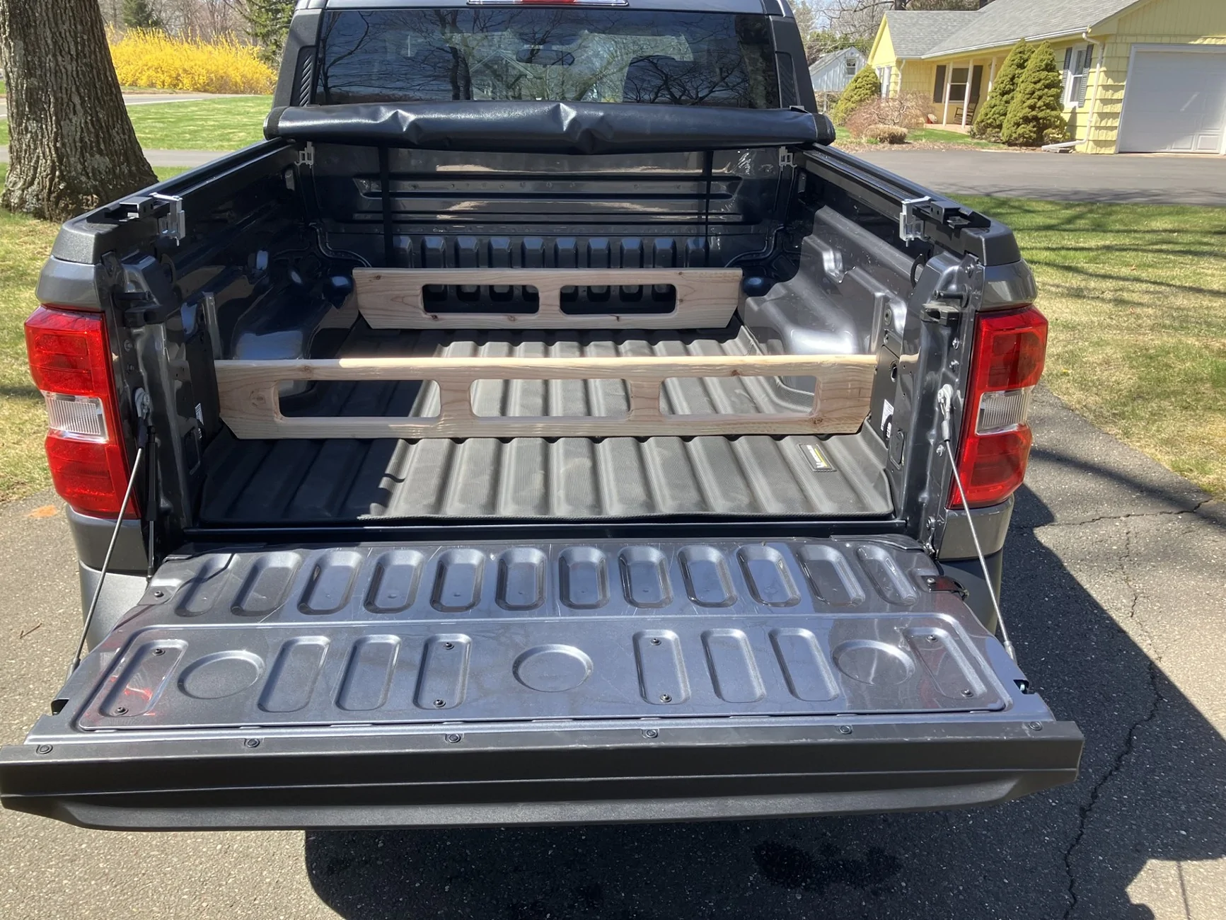 Ford Maverick Truck Box Divider 6b52f715-d7d5-4f13-b086-0ed002679660