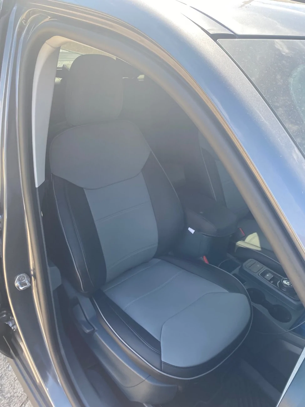 Ford Maverick FEINEPRO Seat Covers installed IMG_4520