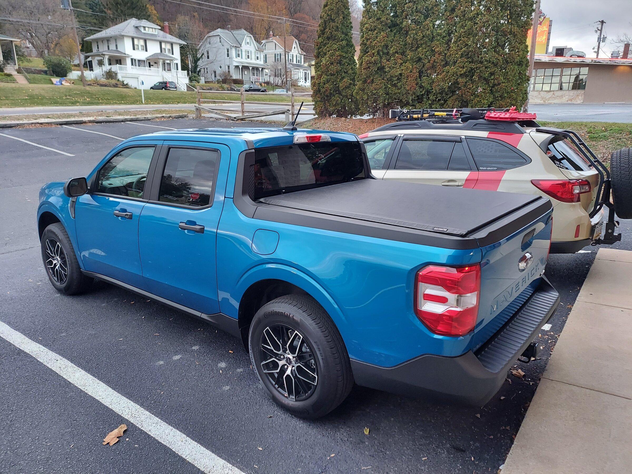 Ford Maverick Lomax Hard Tonneau Cover Installed 20211126_162757