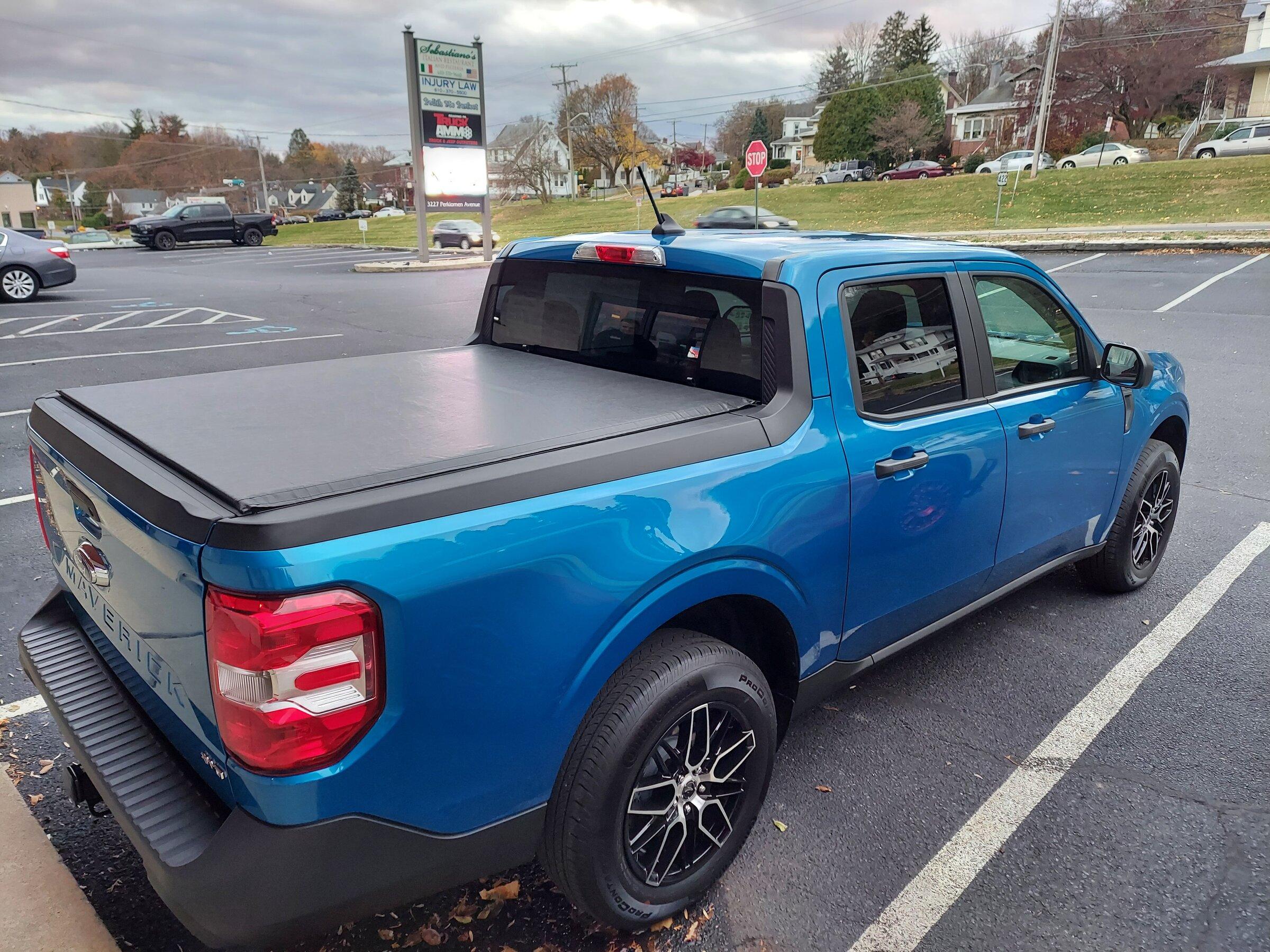 Ford Maverick Lomax Hard Tonneau Cover Installed 20211126_162828
