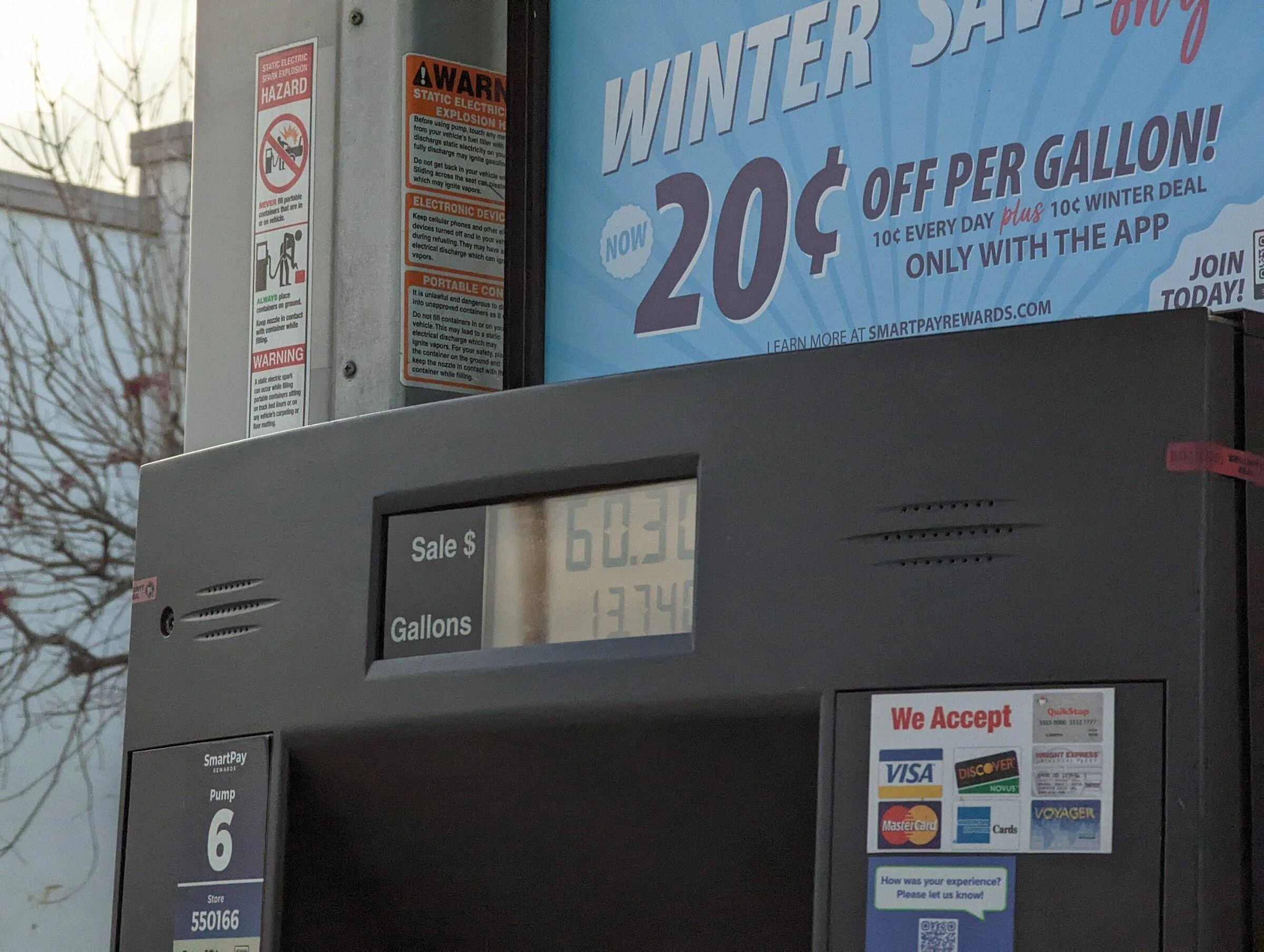Ford Maverick First time fueling hybrid:13.74 gallon at the pump w/ 20 miles to empty PXL_20211231_173052802
