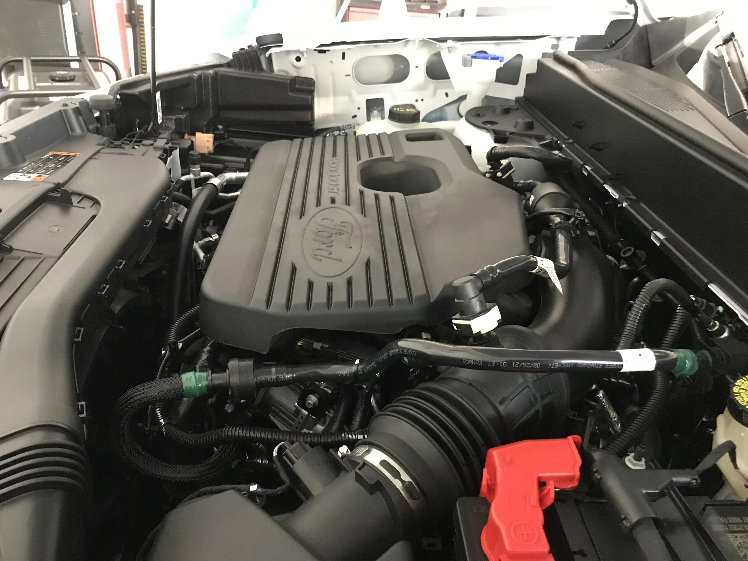 Ford Maverick Engine Cover installed in 2.0L Ecoboost Maverick engine bay (From Escape) D8FC151D-0A50-4397-84AE-A96CFD87FD87