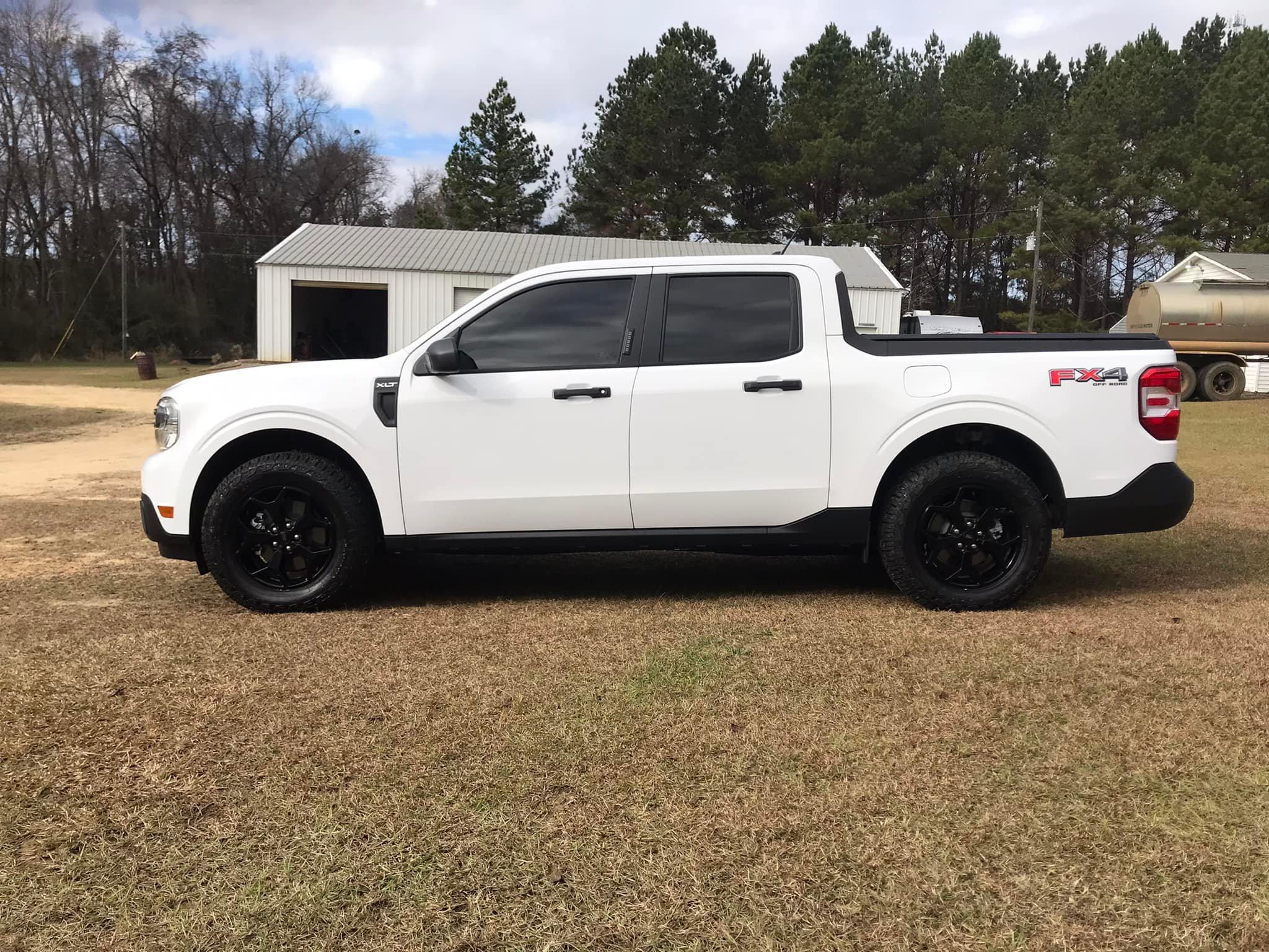 Ford Maverick OXFORD WHITE Maverick Photos Thread 271055070_1616187748729372_4919647119091577782_n