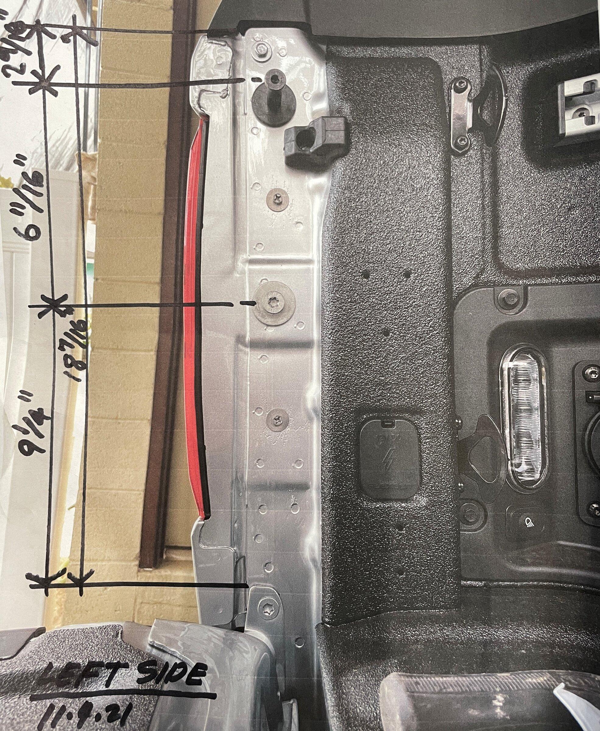 Ford Maverick Tailgate not level with bed. Tailgate Left Side
