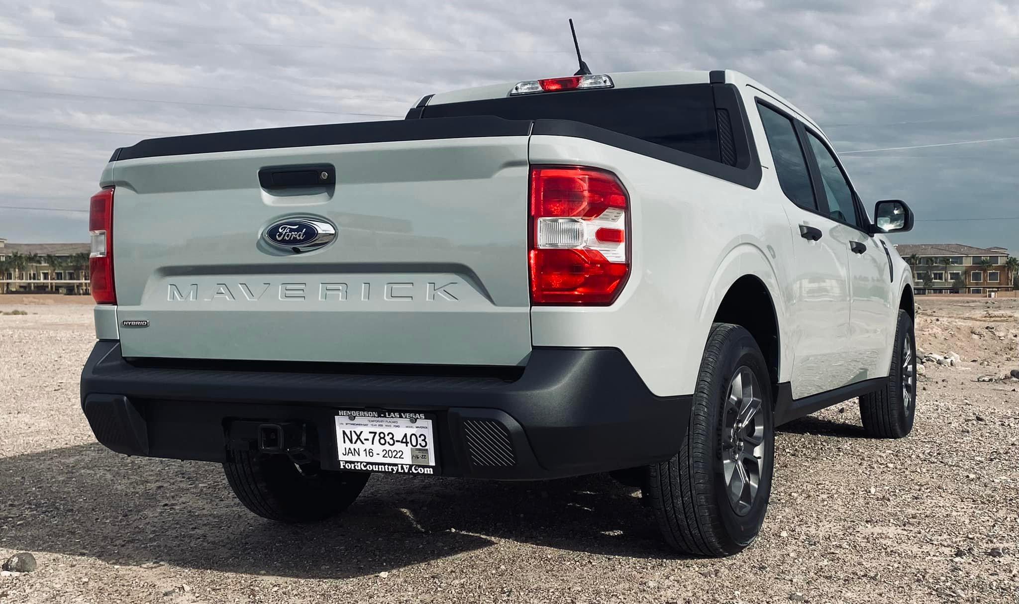 Ford Maverick Maverick XLT Cactus Grey Mav 03
