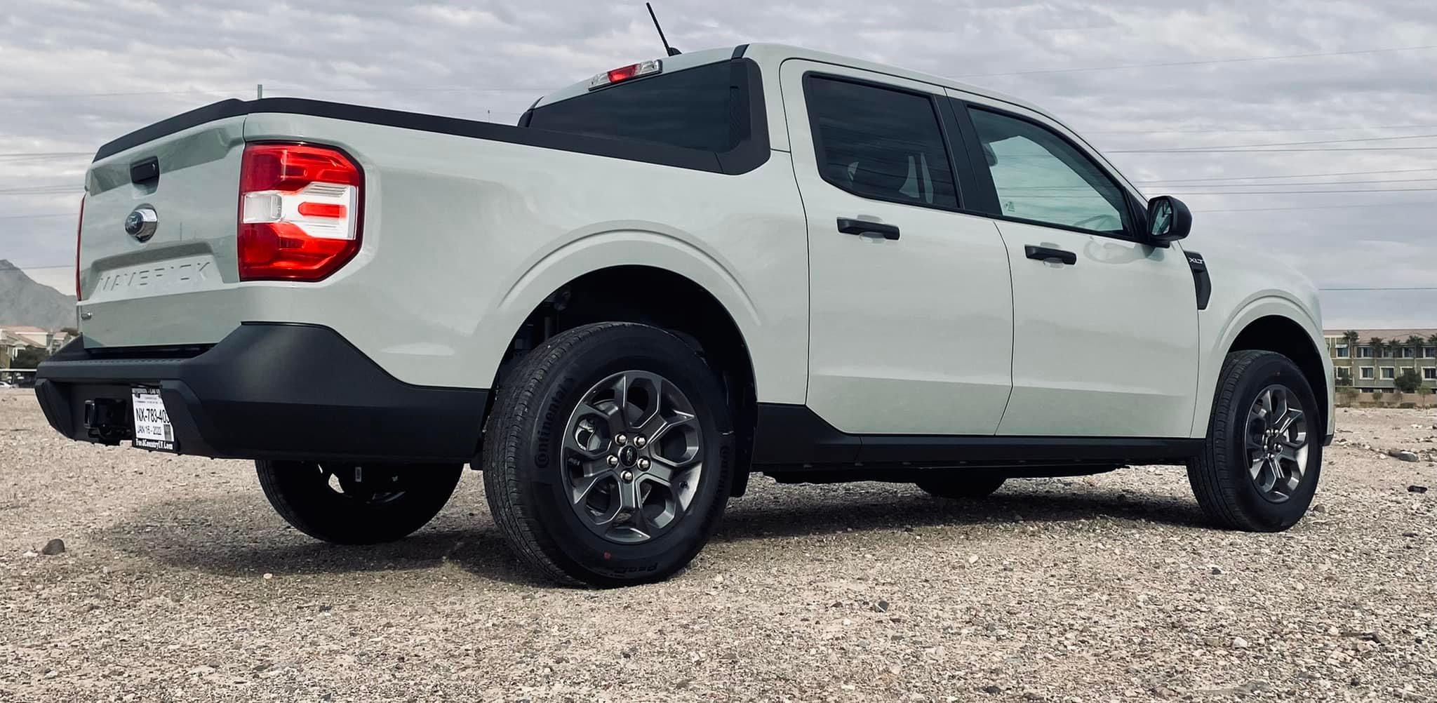 Ford Maverick Maverick XLT Cactus Grey Mav 04