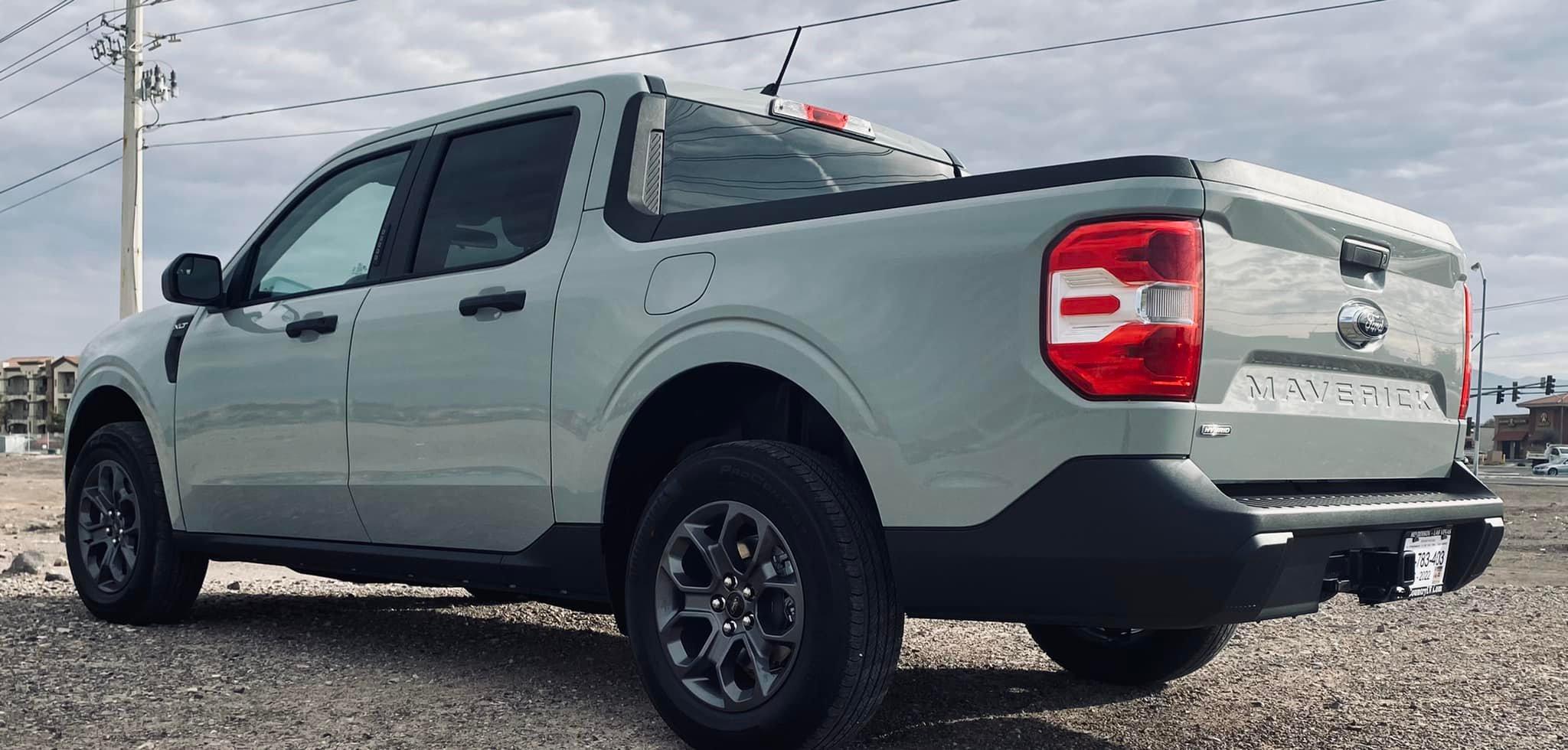 Ford Maverick Maverick XLT Cactus Grey Mav 05