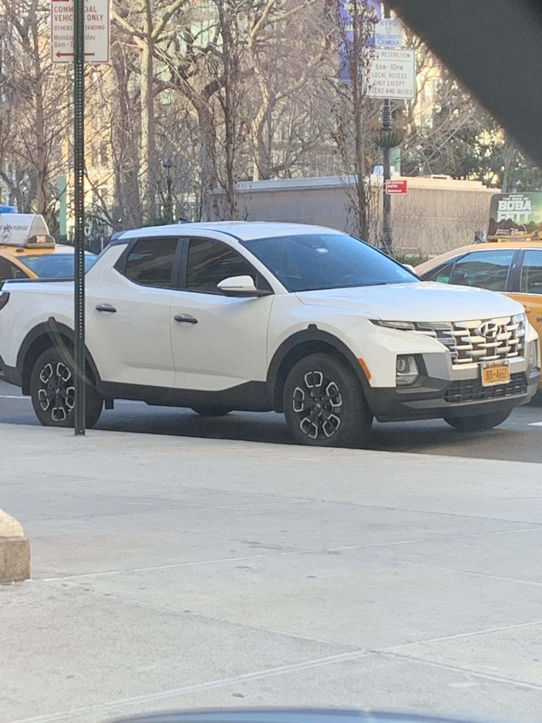 Ford Maverick Santa Cruz not as weird looking as I expected. 075A722E-CD83-4A44-AB40-29ACF09EF044