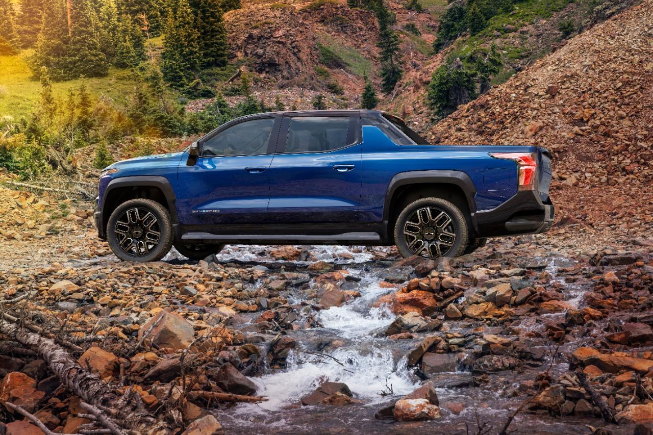 Ford Maverick 2024 Silverado EV revealed ⚡️ 2024-silverado-ev-rst-042-