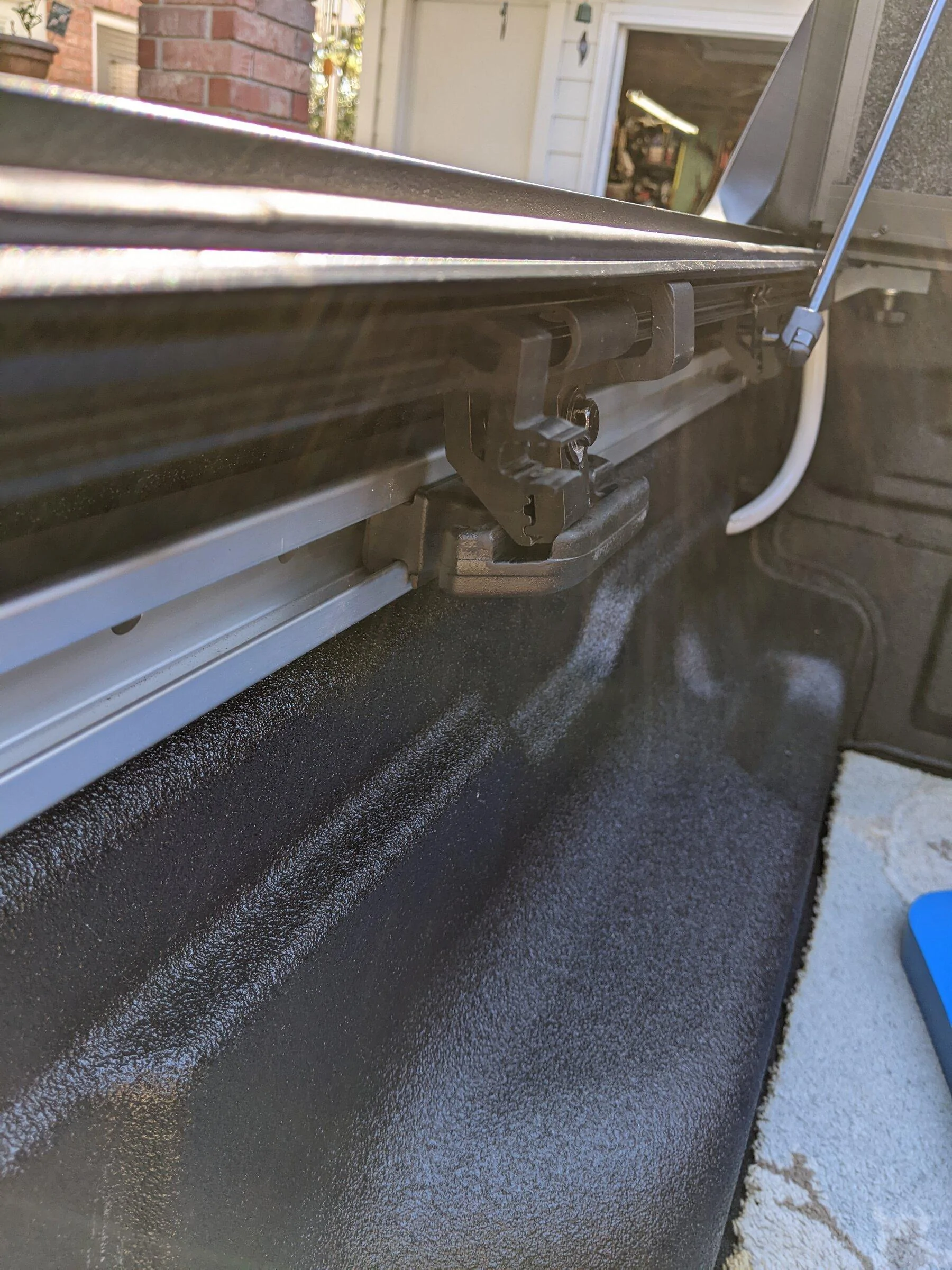 Ford Maverick UNDERCOVER ULTRA FLEX TONNEAU COVER installed PXL_20220106_194439736.MP (002)