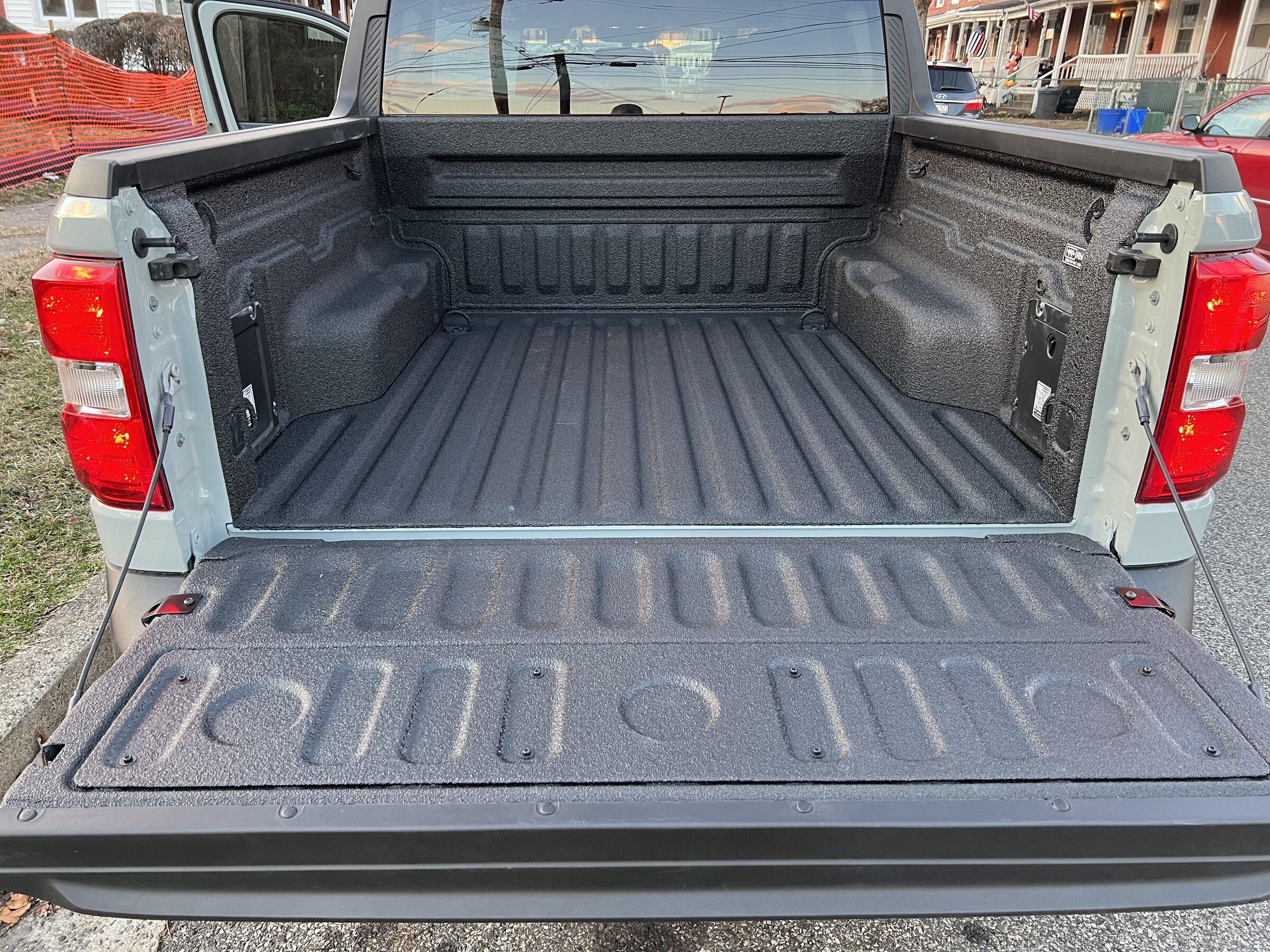Ford Maverick Difference in the bed liners? image_50423041.JPG