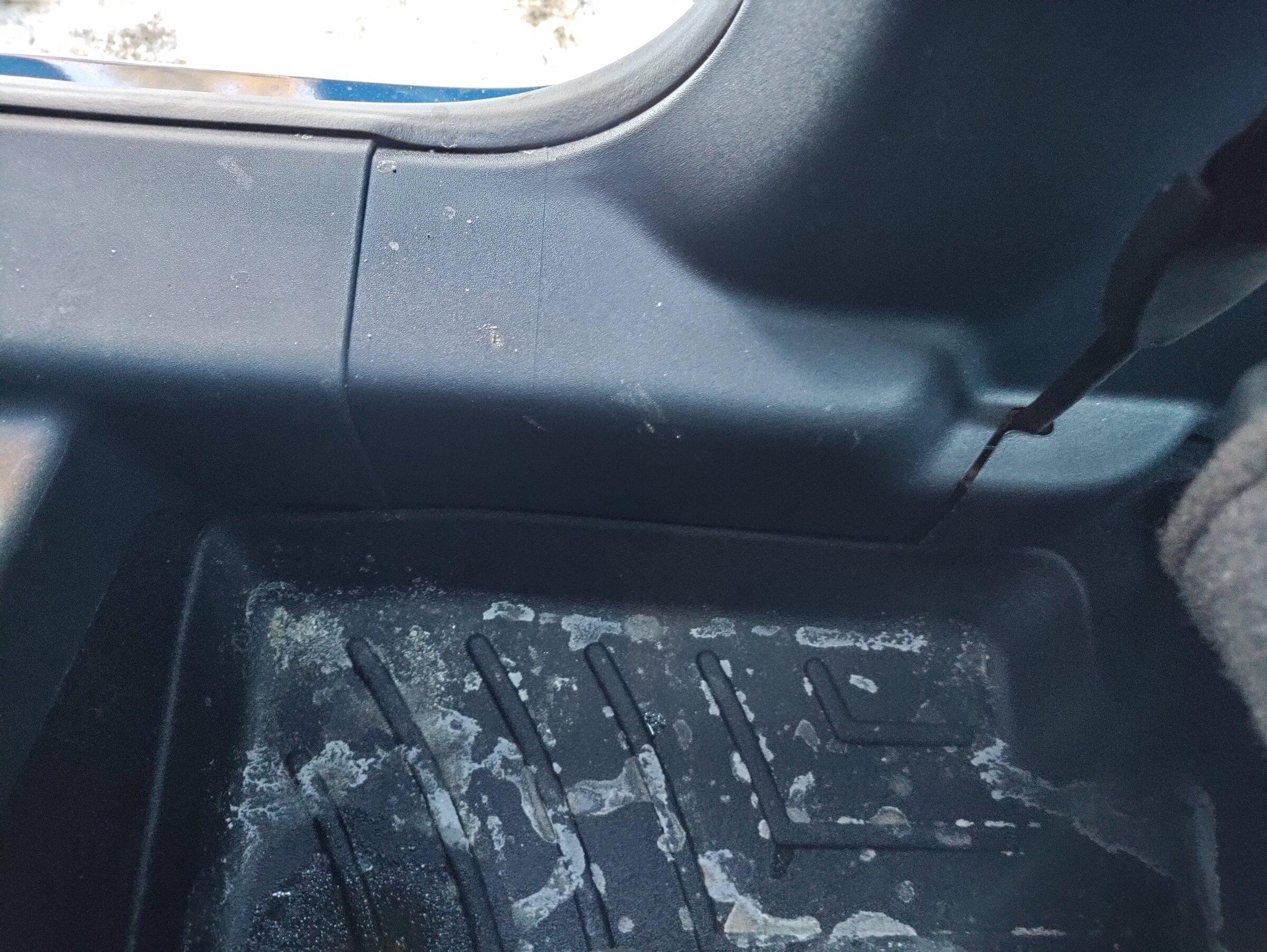 Ford Maverick Floor Liners / Mats - Ford vs Weathertech IMG_20220111_151256