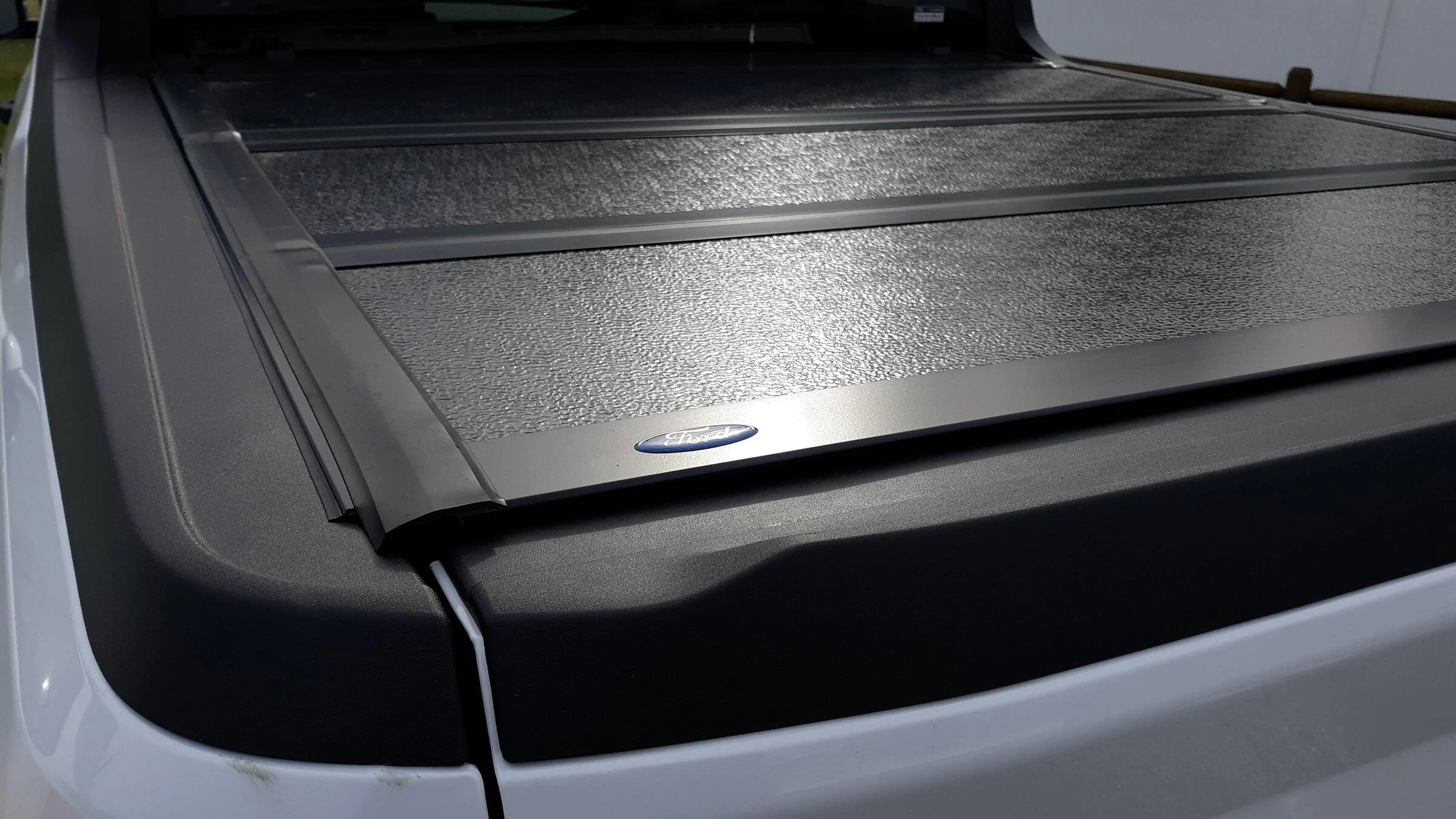 Ford Maverick Ford branded tonneau cover installed 20220113_132526 (1)