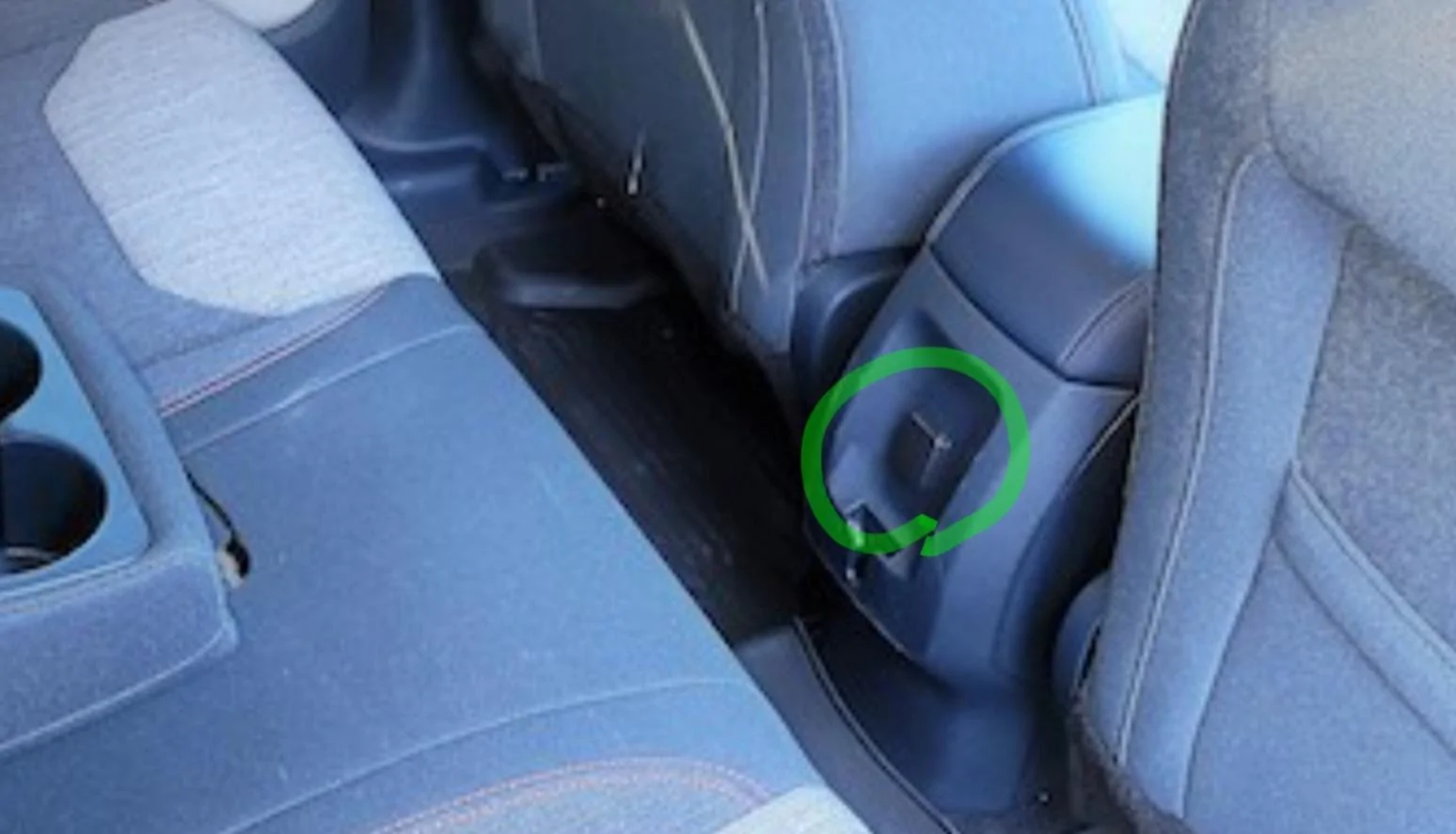 Ford Maverick 12-volt cigarette lighter outlet? Screenshot_20220115-133955_Chrom
