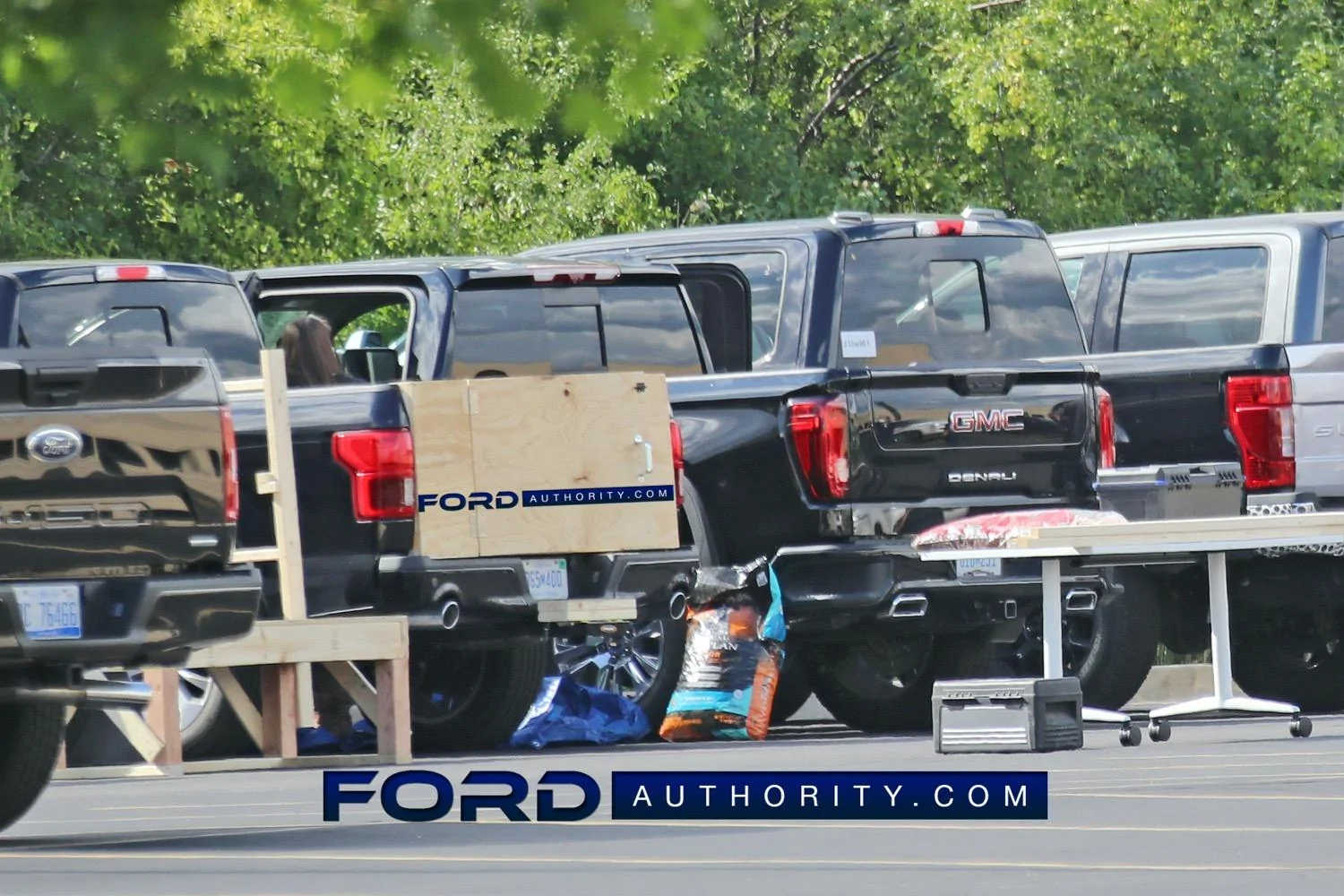 Ford Maverick Spy Photos Show Multifunction Ford Tailgate Prototyping In Action ion-barn-style-tailgate-spy-photos-August-2020-001
