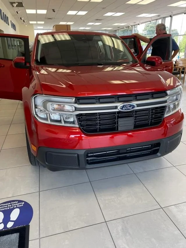Ford Maverick HOT PEPPER RED Maverick Photos Thread 2022 Maverick Lariat Hot Pepper Red 3