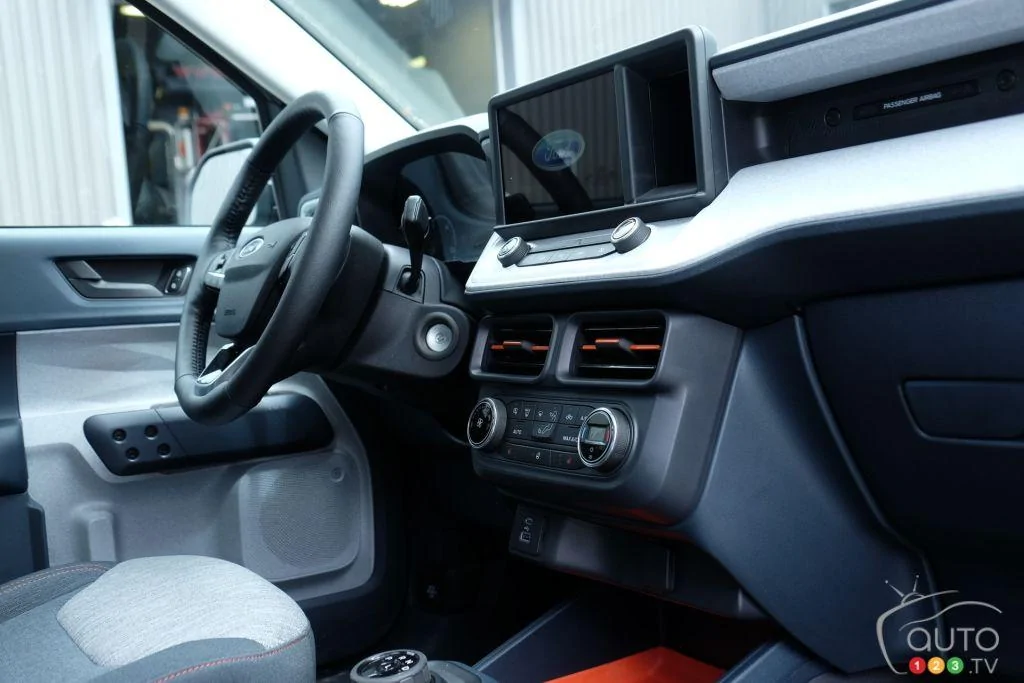 Ford Maverick CACTUS GRAY Maverick Photos Thread Interior 2021 Ford Maverick XL Cactus Gray 16