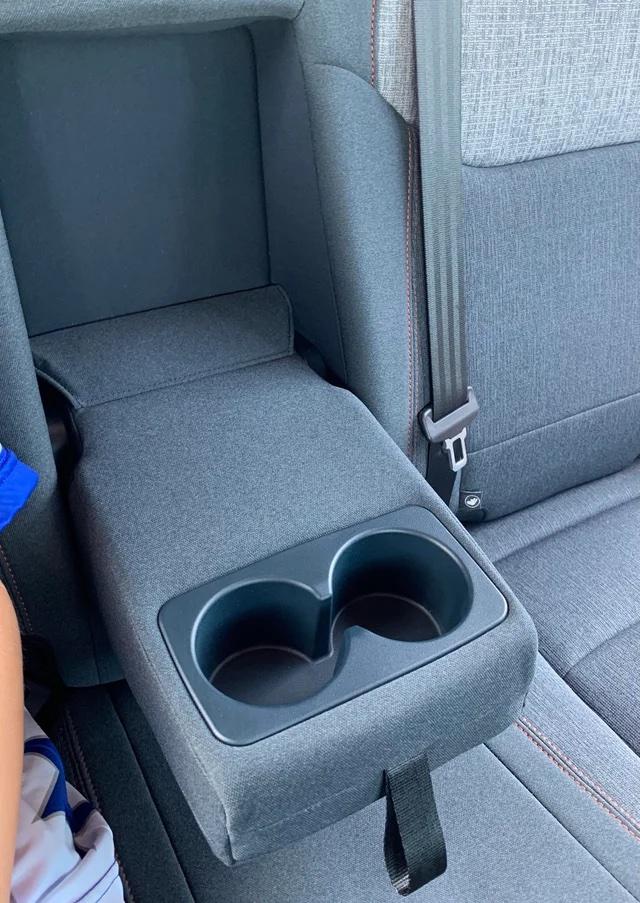 Ford Maverick ALTO BLUE Maverick Photos Thread 2022 Maverick XLT FX4 Rear Cupholders