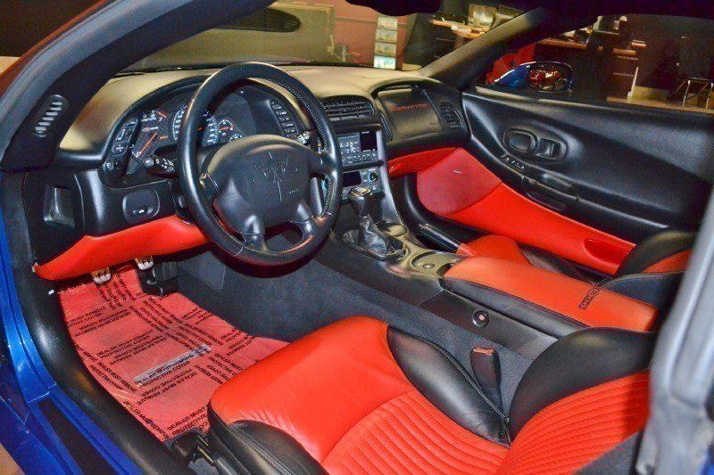 Ford Maverick Anyone else think interior blue is reminiscent of the 90s ford truck interiors? vette interior
