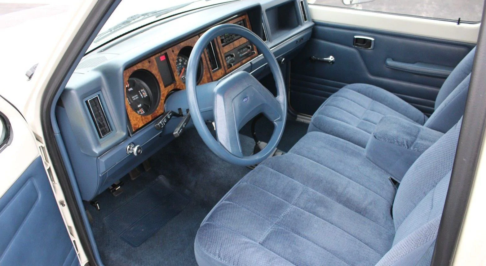 Ford Maverick Anyone else think interior blue is reminiscent of the 90s ford truck interiors? ford-ranger-interior-e1517894161235