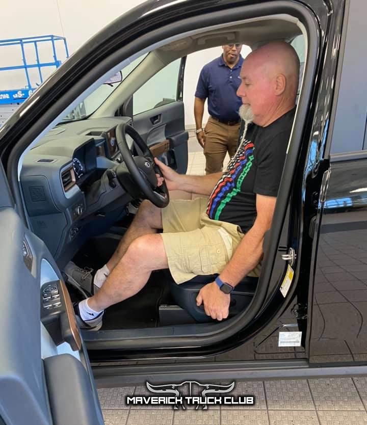Ford Maverick 5'11" / 220 lb guy shows front & rear legroom and headroom in 2022 Maverick Lariat Shadow Black 2022 Maverick Lariat FX4 legroom 5