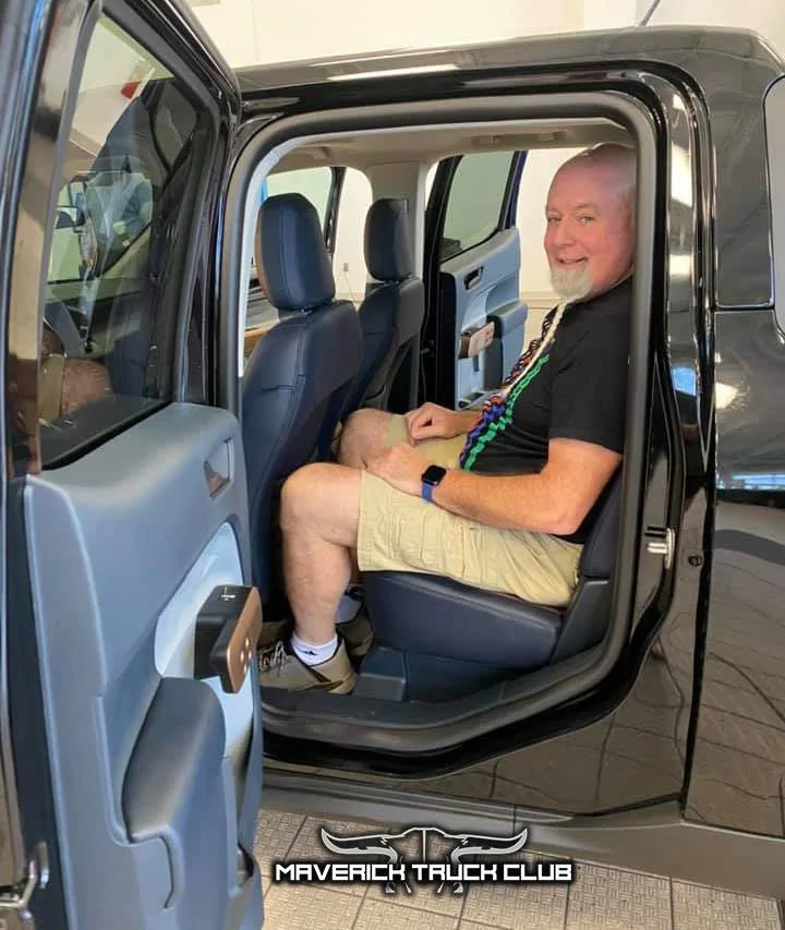 Ford Maverick 5'11" / 220 lb guy shows front & rear legroom and headroom in 2022 Maverick Lariat Shadow Black 2022 Maverick Lariat FX4 legroom 9