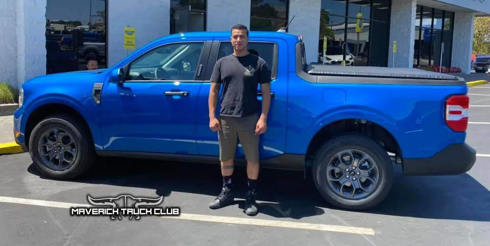 Ford Maverick Pics of Maverick vs Ranger Tremor. 5’6” height comparison & legroom. Behind seats w/ standard audio Velocity Blue XLT Maverick 5
