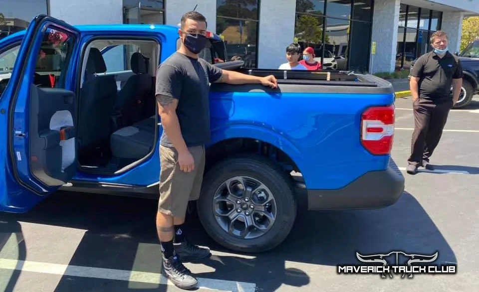 Ford Maverick Pics of Maverick vs Ranger Tremor. 5’6” height comparison & legroom. Behind seats w/ standard audio Velocity Blue XLT Maverick 1