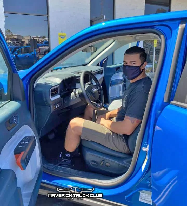 Ford Maverick Pics of Maverick vs Ranger Tremor. 5’6” height comparison & legroom. Behind seats w/ standard audio Velocity Blue XLT Maverick 4