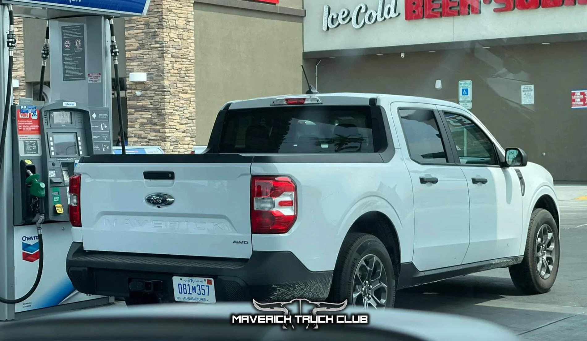 Ford Maverick OXFORD WHITE Maverick Photos Thread Oxford White 2022 Ford Maverick XLT 2