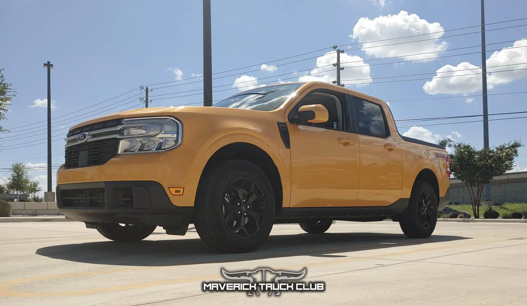 Cyber Orange 2022 Maverick Lariat FX4 1.jpg