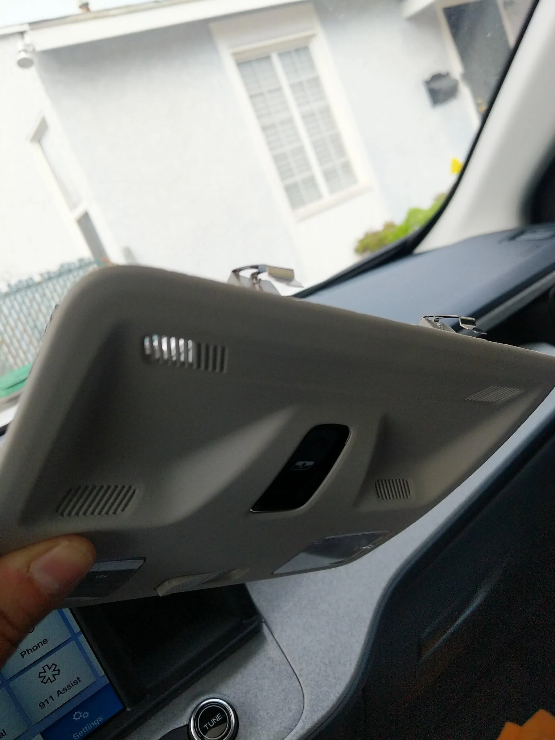 Ford Maverick Auto dim rear view mirror Install tip to remove center console with sunroof PXL_20220119_170831345