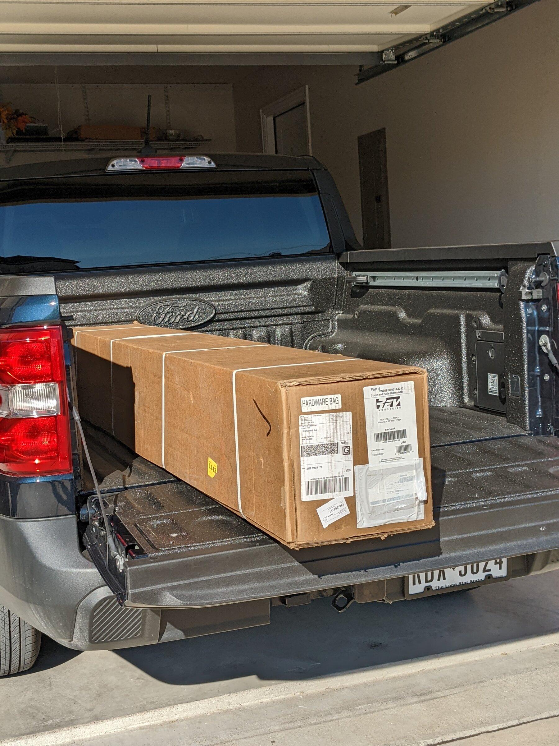 Ford Maverick Just got my Ford REV hard roll up bed cover. PXL_20220121_211341198