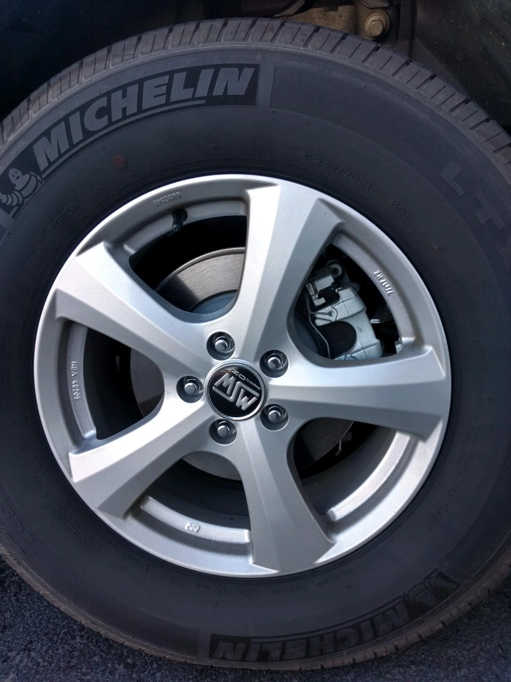 Ford Maverick Silver MSW TYPE 19T wheels. 1642884316190