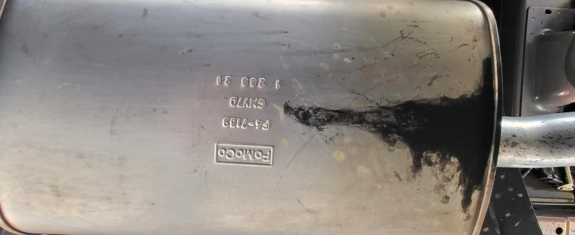 Ford Maverick Hole in Muffler from factory? 20220124_151037